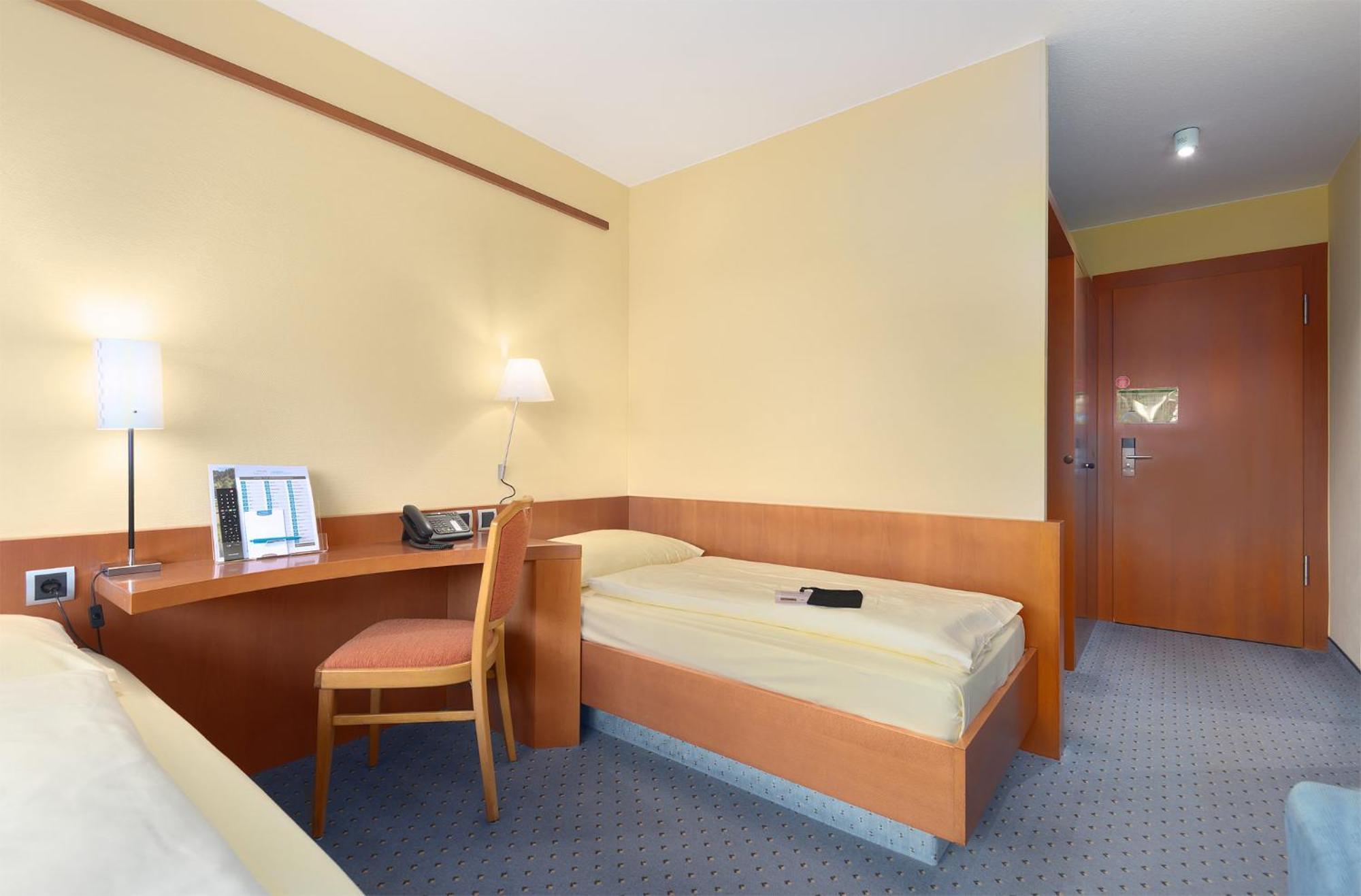 Trip Inn Landhotel Badsoden-Salmuenster Bad Soden-Salmuenster Exterior photo