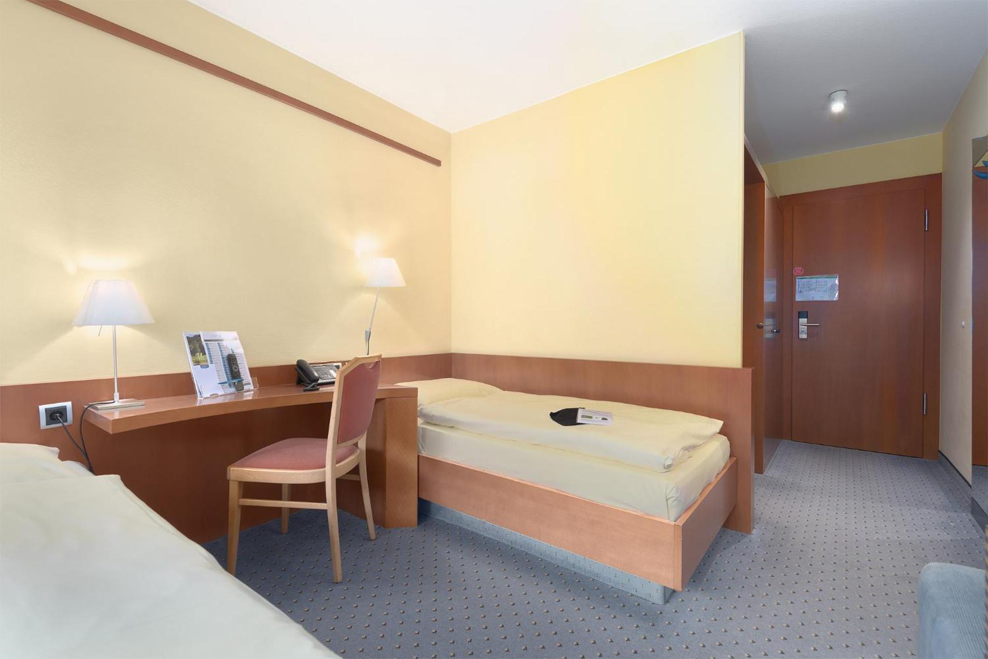 Trip Inn Landhotel Badsoden-Salmuenster Bad Soden-Salmuenster Exterior photo